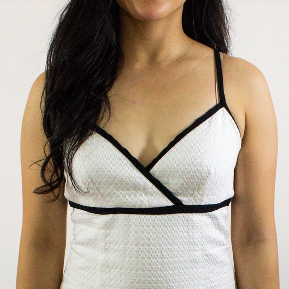 Le Chateau White Textured Dress - Picture 1 of 2
